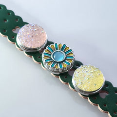 Heart Pattern Leather 3 Snap Bracelet - Dark Green