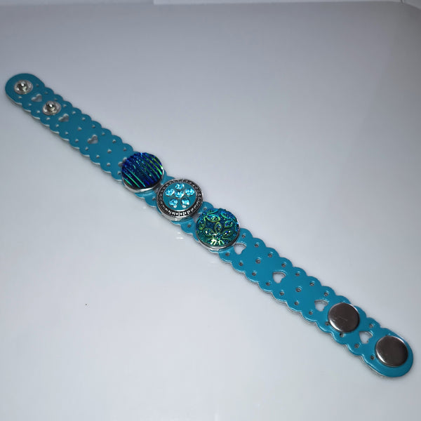 Heart Pattern Leather 3 Snap Bracelet Teal
