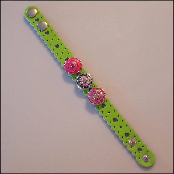 Heart Pattern Leather 3 Snap Bracelet Green - Set 1
