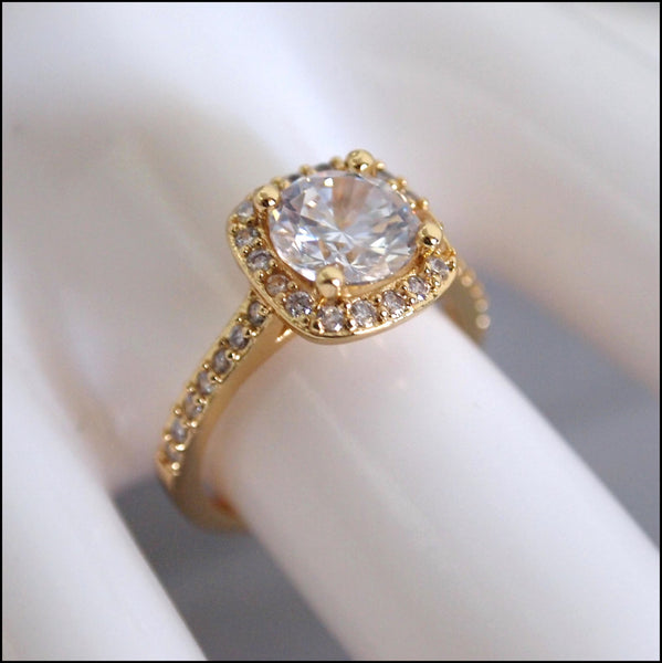 Touch of Luxury Ring - Gold Plated