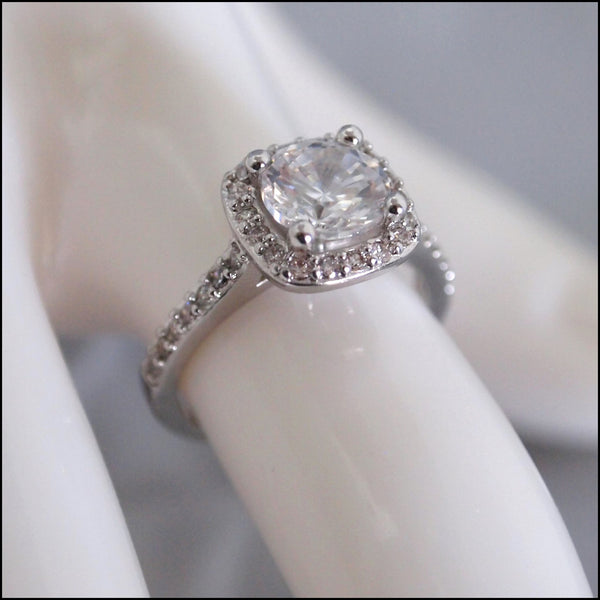 Touch of Luxury Ring - Platinum Plated