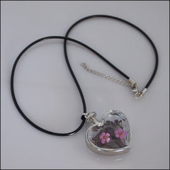 Flowers Forever Heart pendant - Find Something Special